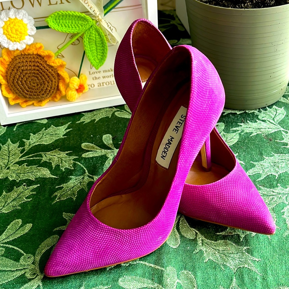 Steve Madden shoes, size 5.5. Never used